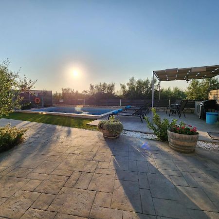Villa Sheila With Private Pool Roumeli Bagian luar foto