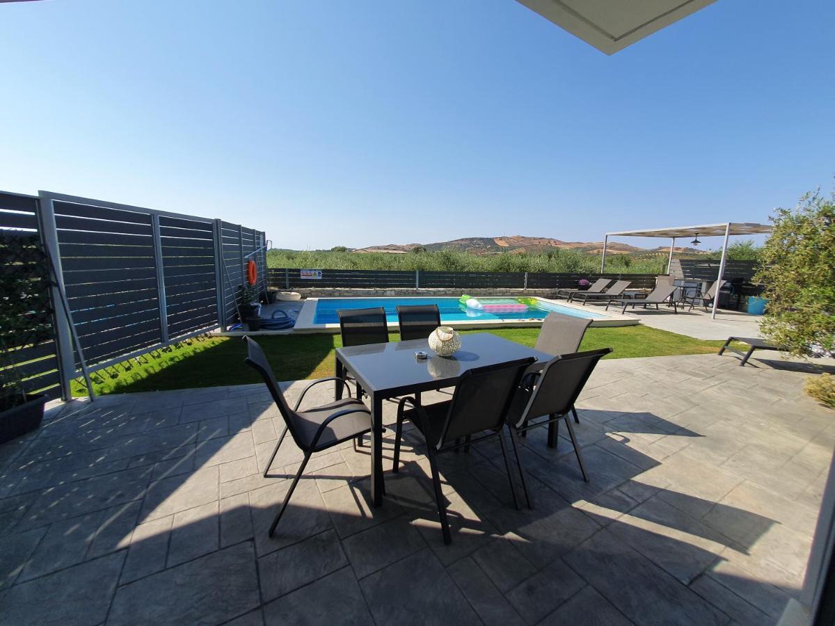 Villa Sheila With Private Pool Roumeli Bagian luar foto