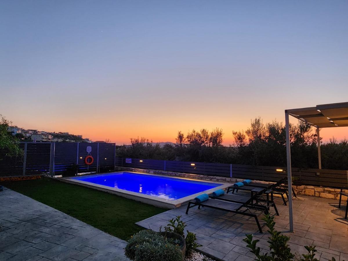 Villa Sheila With Private Pool Roumeli Bagian luar foto