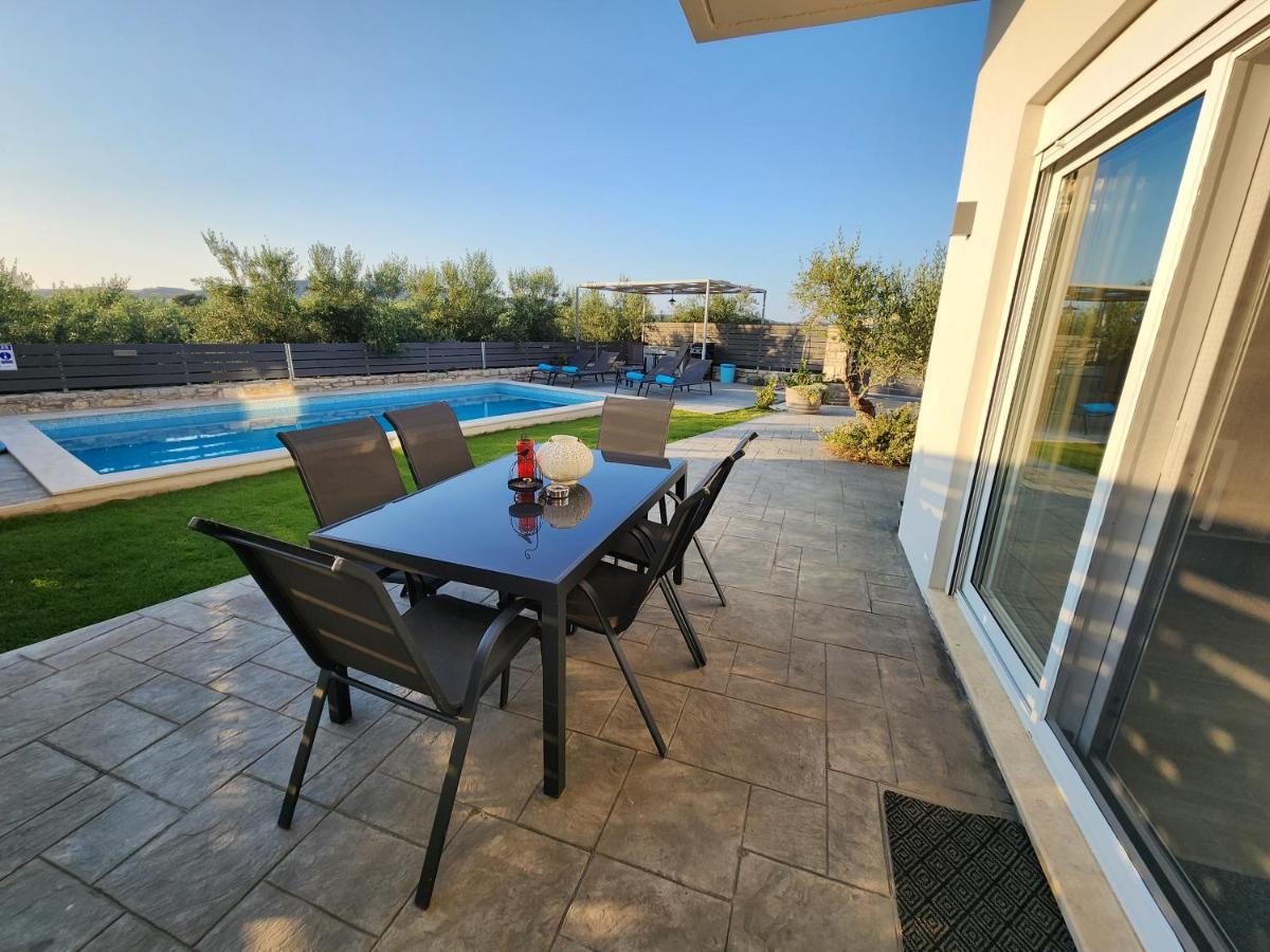 Villa Sheila With Private Pool Roumeli Bagian luar foto