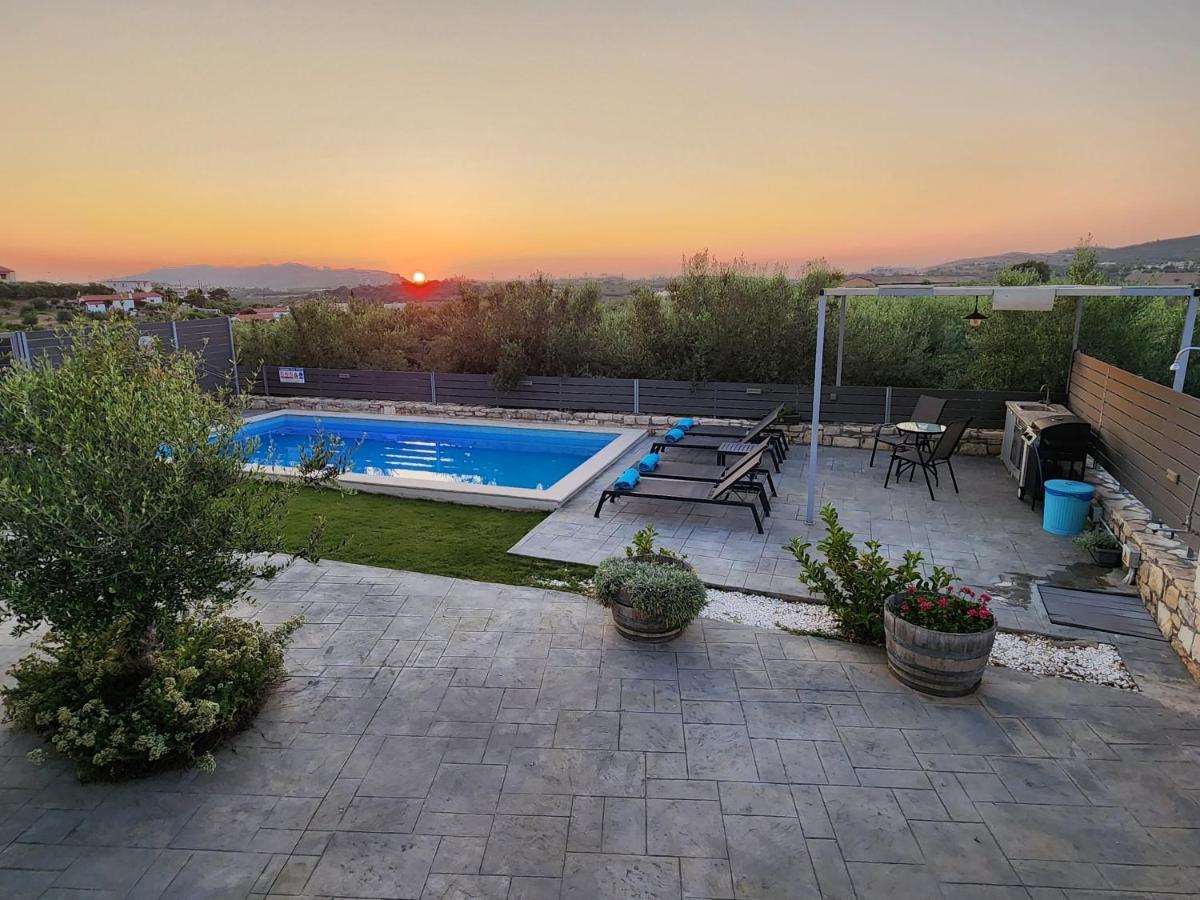 Villa Sheila With Private Pool Roumeli Bagian luar foto